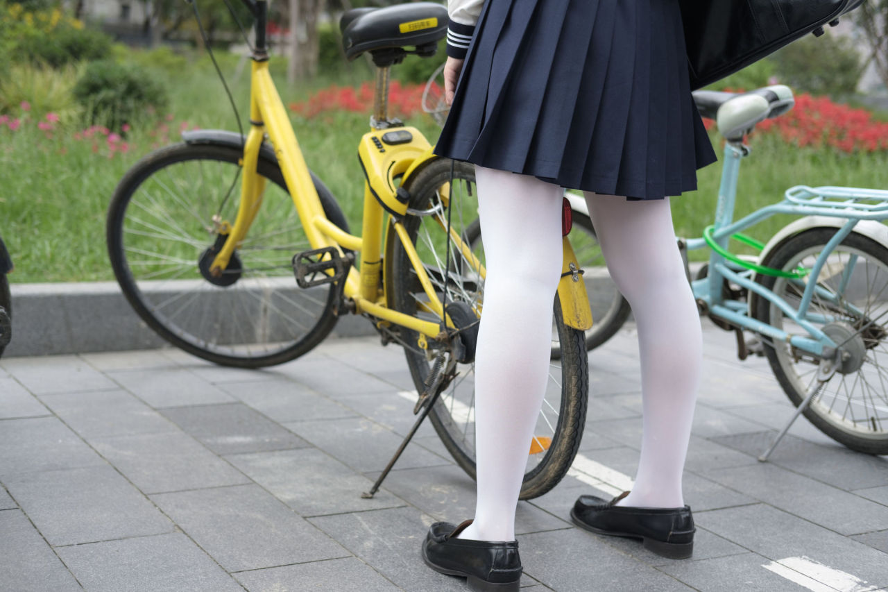 [森萝财团] BETA-017 JK白丝美足 萝莉丝袜写真